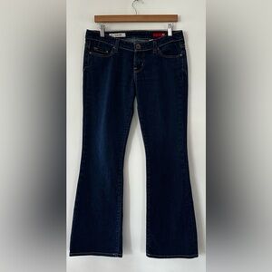 X2 Slim W10 women's low-rise flare leg jeans in a dark wash
Size:8R